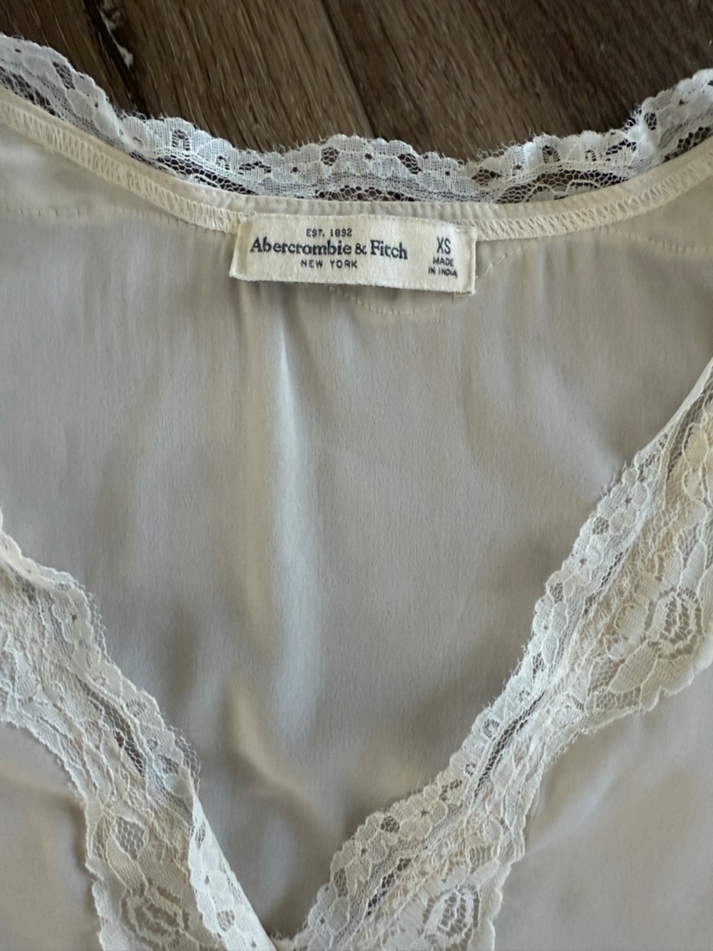 Abercrombie & Fitch Cream Lace Wrap Blouse XS Long Sleeve Feminine Top - Picture 2 of 6